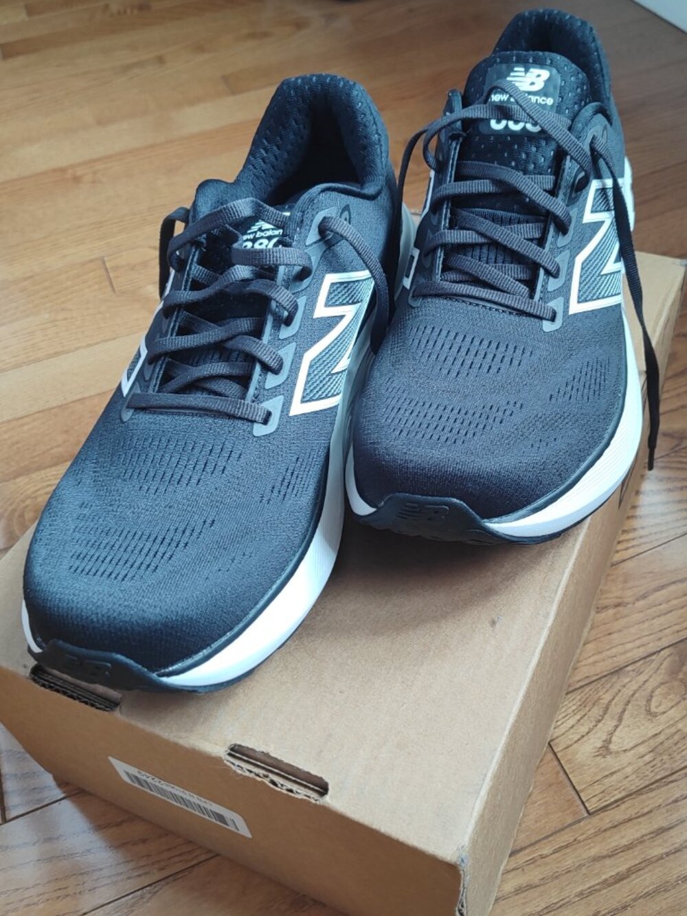 BRAND NEW MEN'S NEW BALANCE M880B15 BLACK RUNNING SHOE SIZE 9 <MSRP:$189.99>